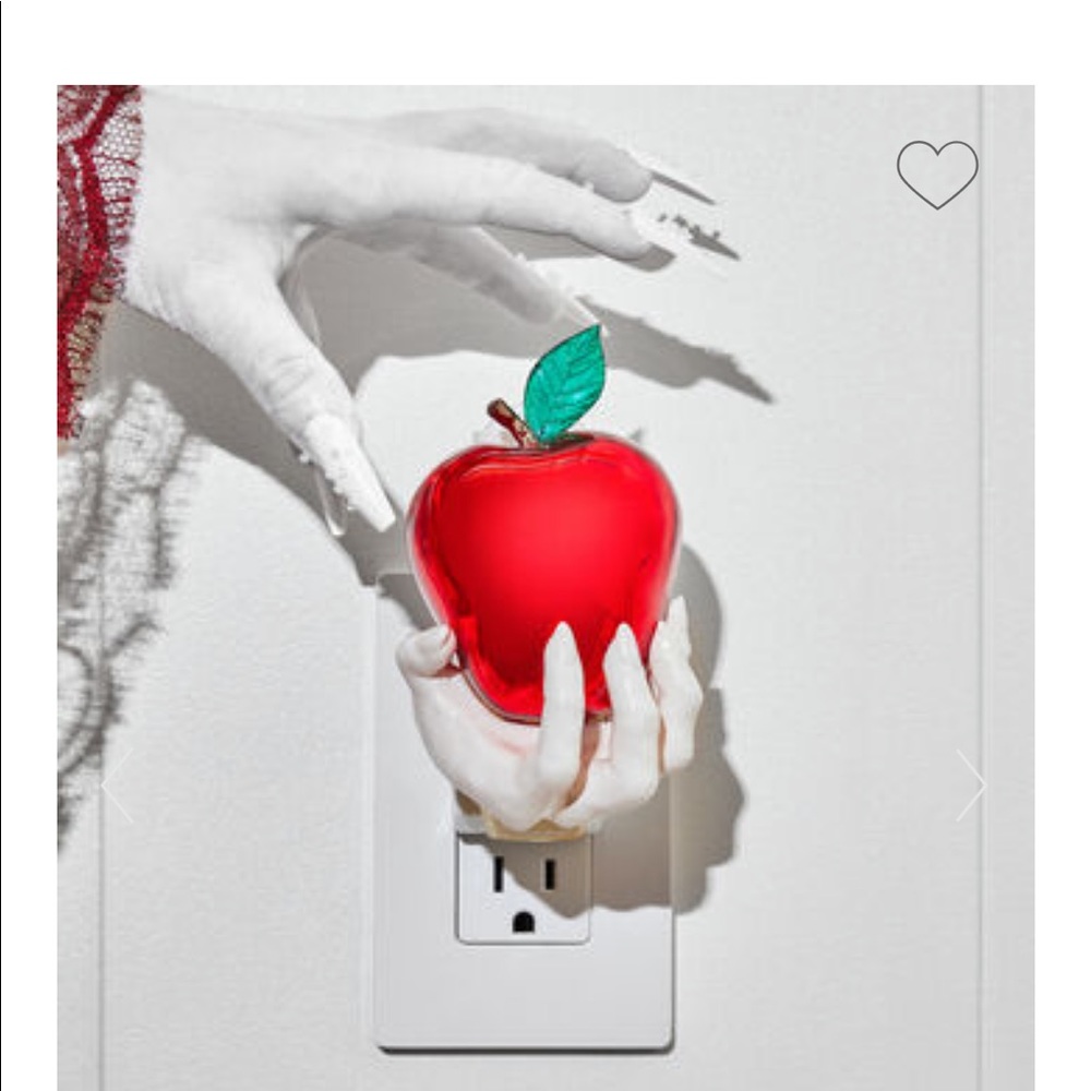 Bath and bodywork’s Halloween apple plug in
